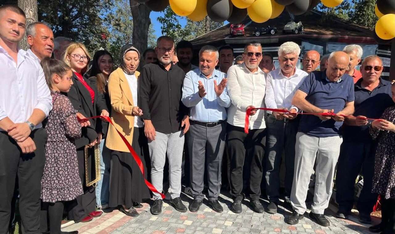 Kavaklıdere'de Yenilenen Esenpark ve Cafe Restaurant Hizmete Açıldı 4